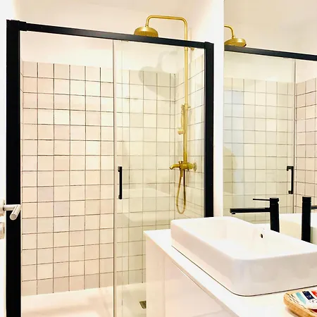 Swimming Pool דירה *